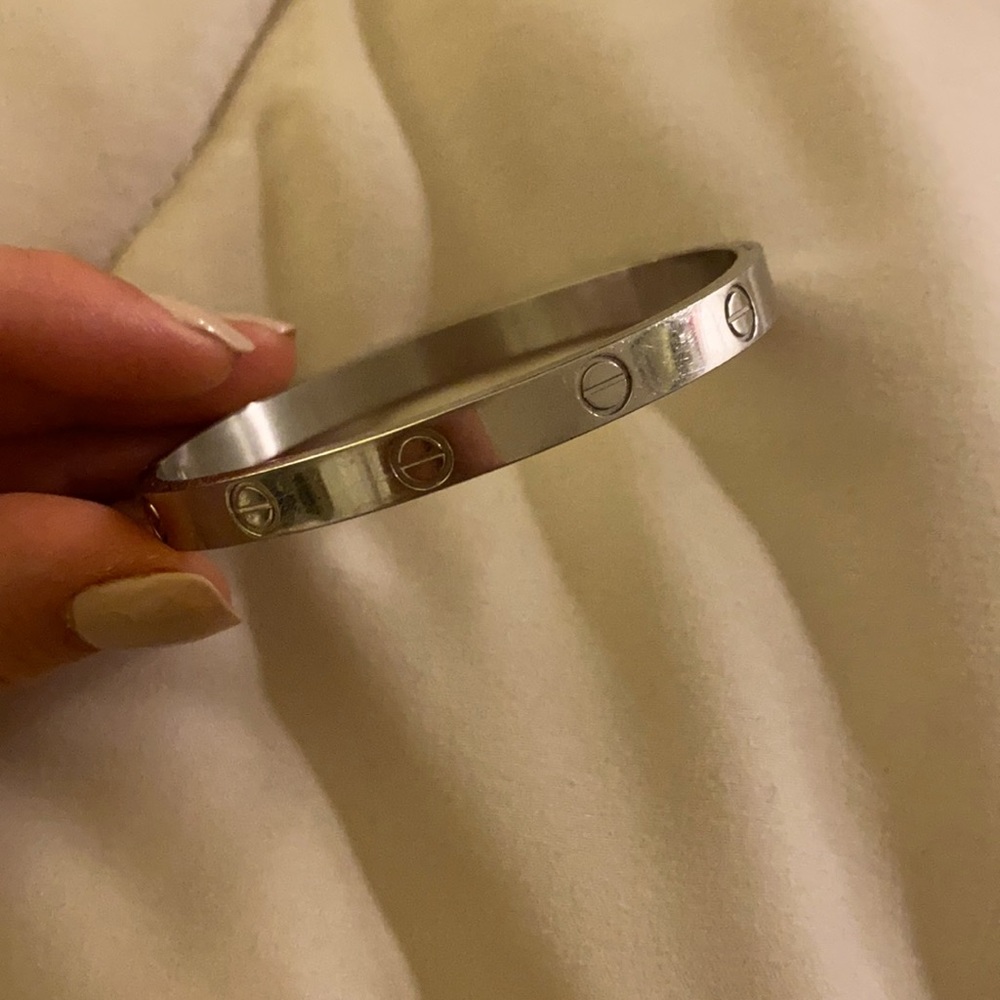 Silver screw bracelet